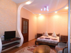 1-room Luxury Apartment on Sobornyi Avenue 174-а, by GrandHome. Center